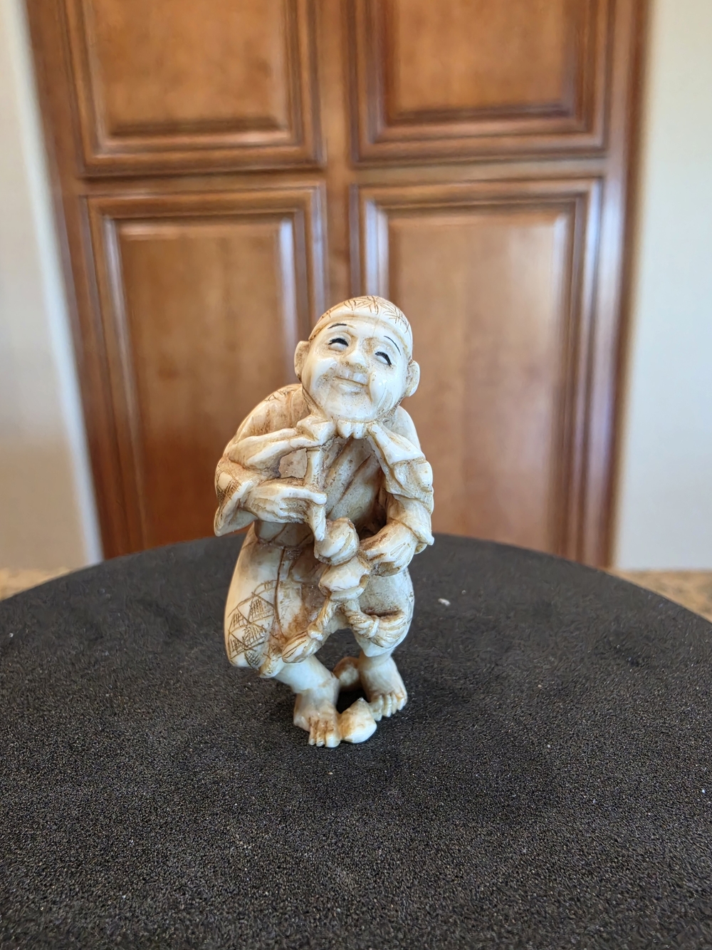 Netsuke Hand-Carved Figurine Standing Smiling Man in Cap - EUC Rare Collectible